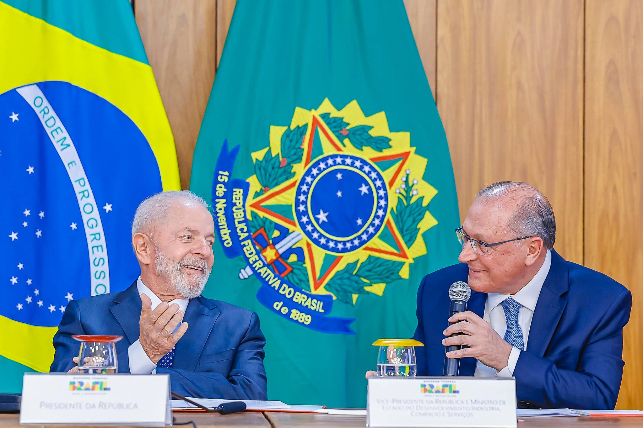O presidente Luiz Inácio Lula da Silva (PT) e o vice-presidente Geraldo Alckmin (PSB), em reunião no Palácio do Planalto (Foto: Ricardo Stuckert/PR)