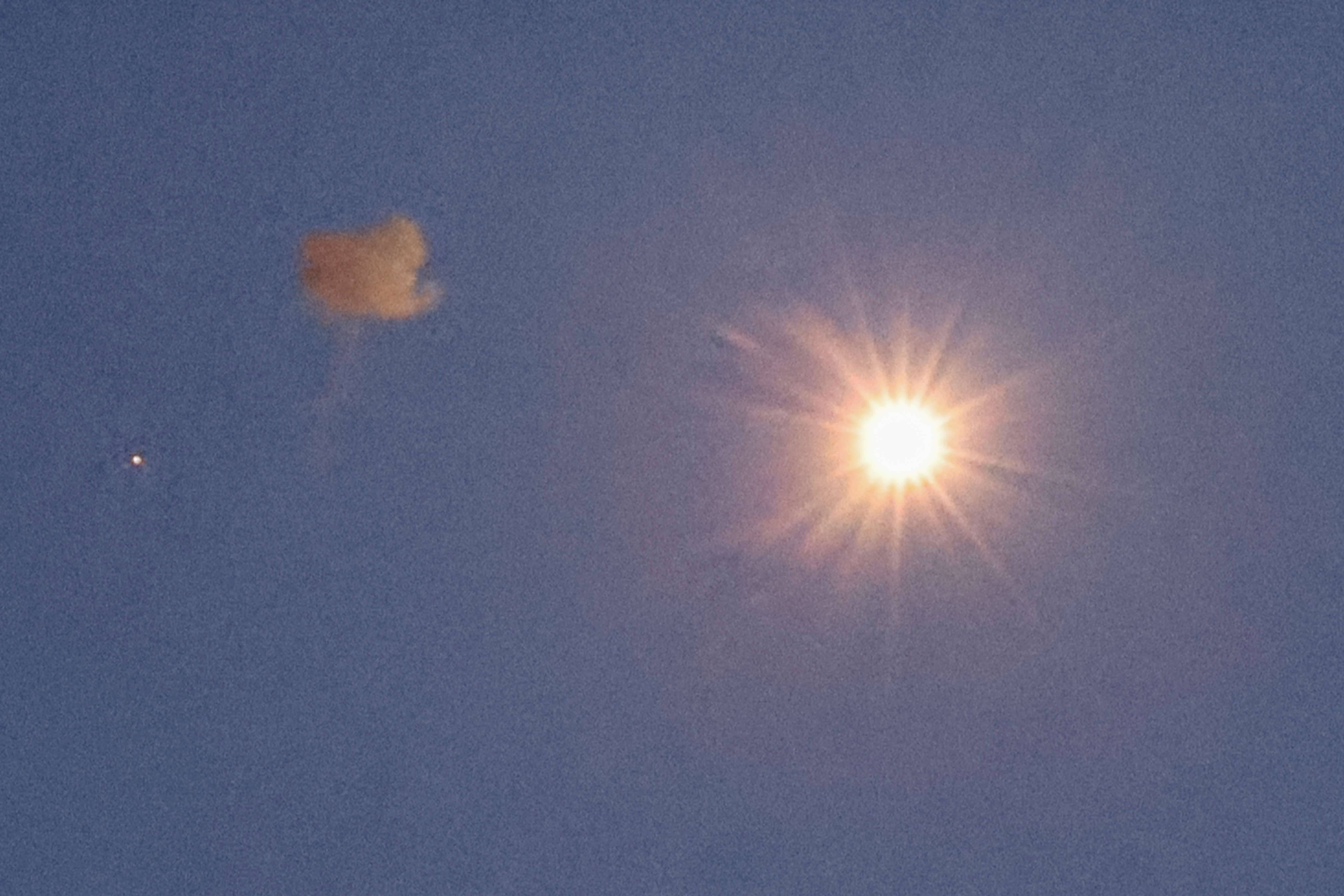 O sistema de defesa antimísseis Iron Dome de Israel intercepta foguetes disparados do Líbano (Foto: Jim Urquhart/Reuters)