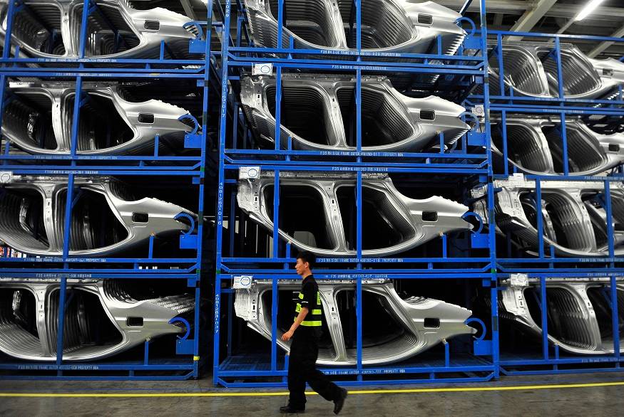 Segurança em fábrica da BMW em Shenyang, na China
06/07/2013
REUTERS/Stringer