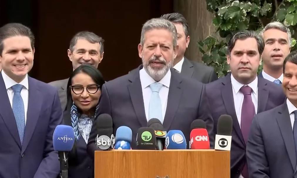 Arthur Lira (PP-AL), presidente da Câmara dos Deputados, anuncia apoio a Hugo Motta (Republicanos-PB) para sua sucessão (Foto: Reprodução/YouTube)