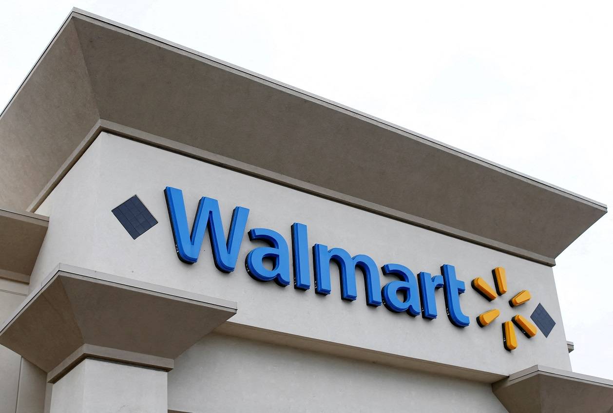 FOTO DE ARQUIVO: uma loja Walmart é vista em Encinitas, Califórnia, em 13 de abril de 2016. REUTERS/Mike Blake/Foto de Arquivo