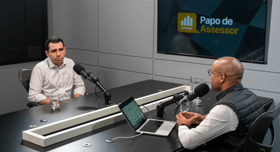 Guilherme Fantin, assessor de investimentos do XP Unique, durante gravação do Papo de Assessor