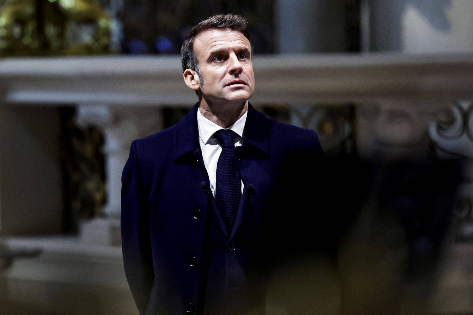 O presidente francês Emmanuel Macron durante uma visita à catedral de Notre-Dame de Paris, em Paris - 29/11/2024 (Foto: Stephane de Sakutin/Pool via Reuters)