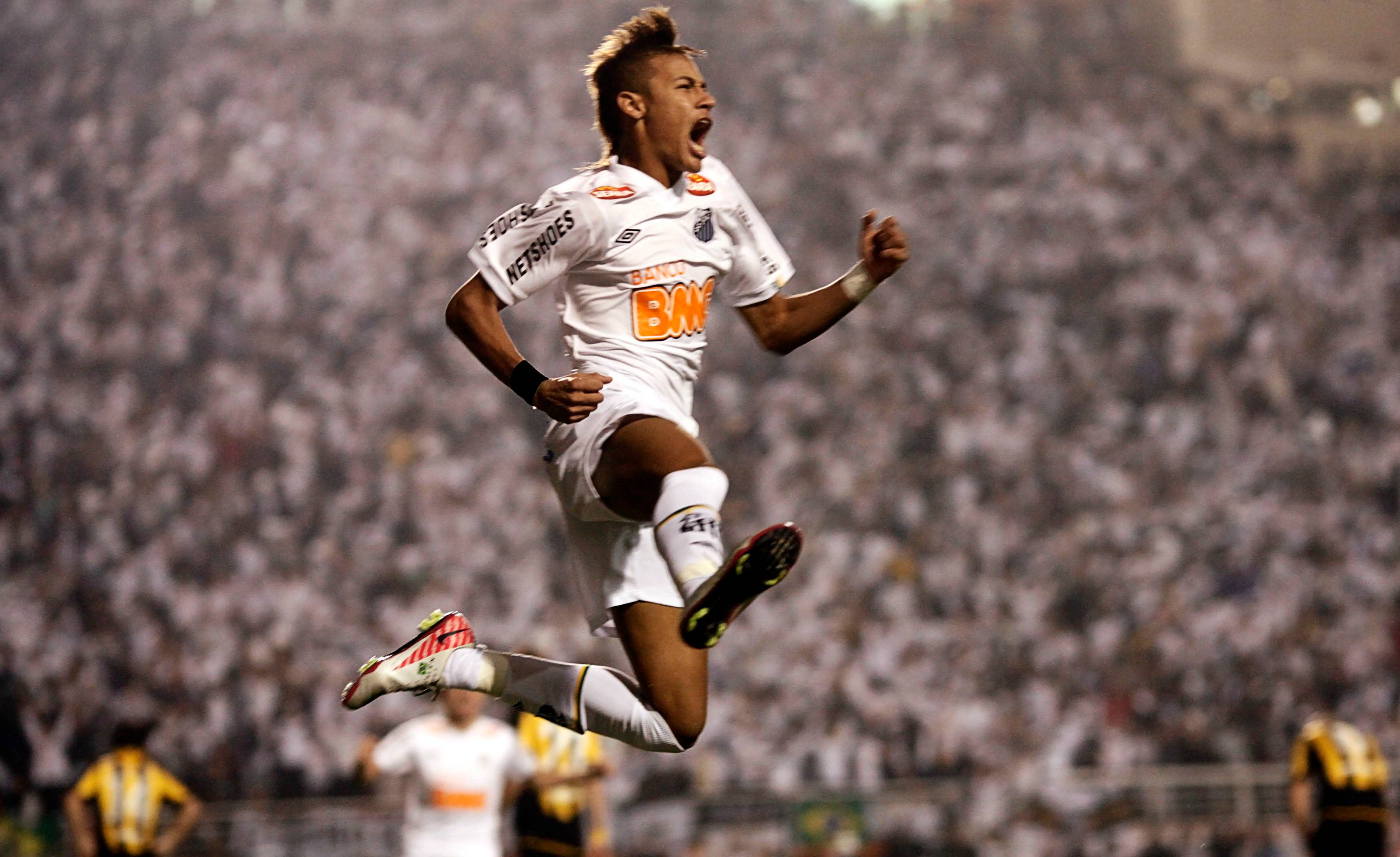 Neymar celebra gol do Santos na Copa Libertadores 
 22/6/2011    REUTERS/Nacho Doce