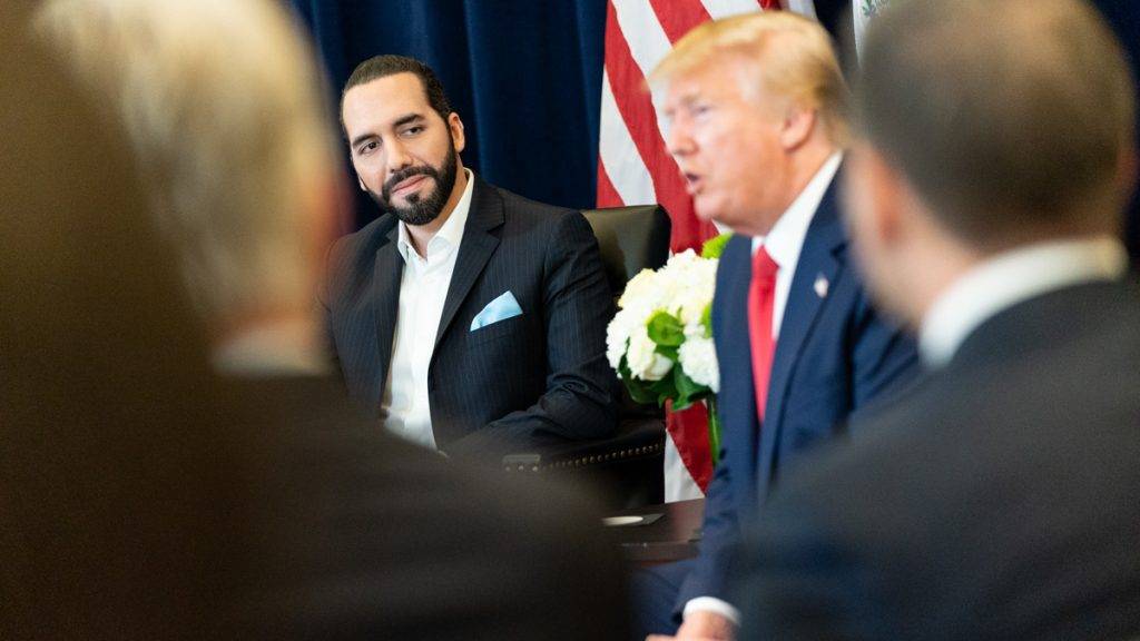Nayib Bukele e Donald Trump (Foto: Shealah Craighead/Flickr/Wikimedia Commons)