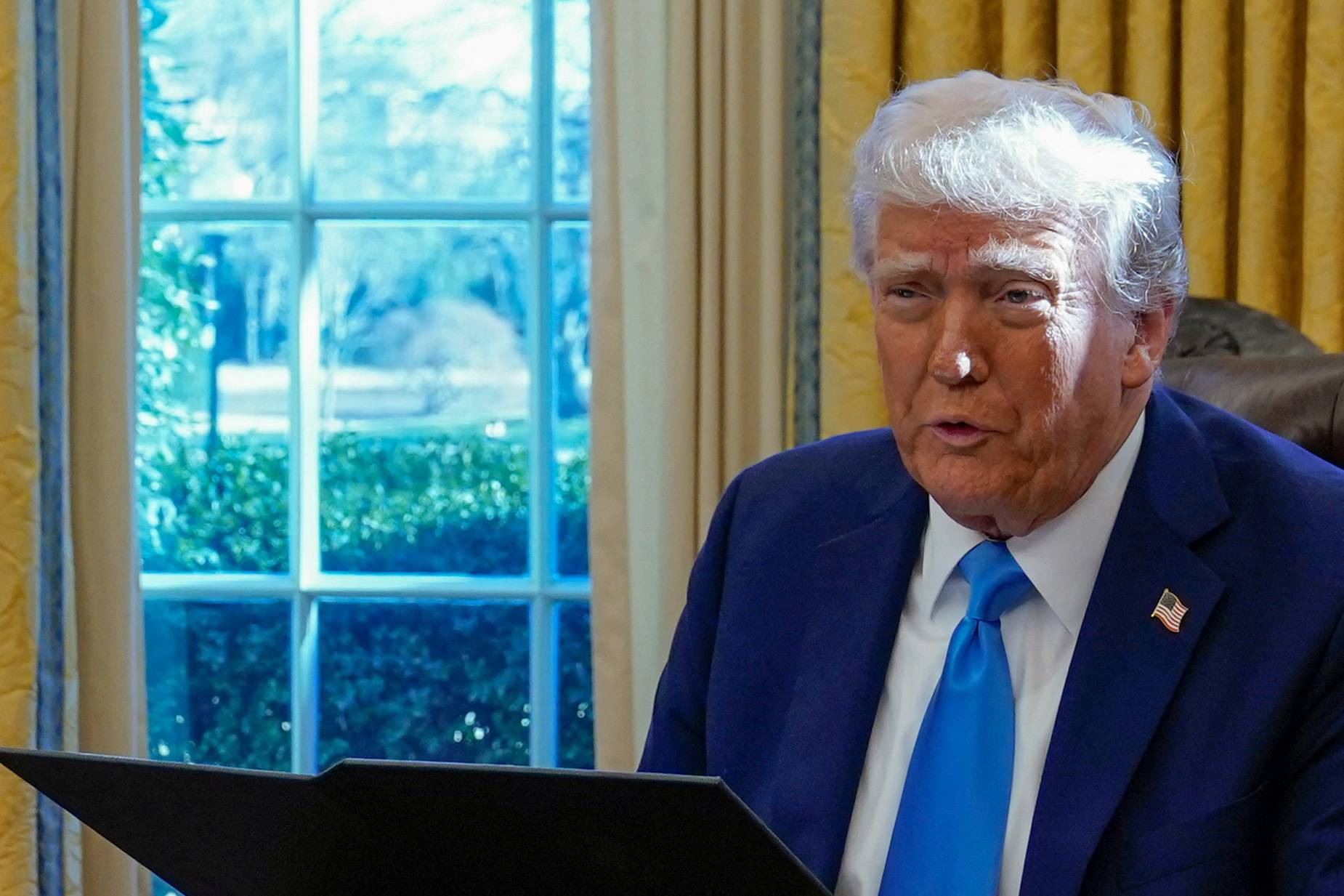 Presidente dos EUA, Donald Trump, no Salão Oval da Casa Branca
04/02/2025
REUTERS/Elizabeth Frantz