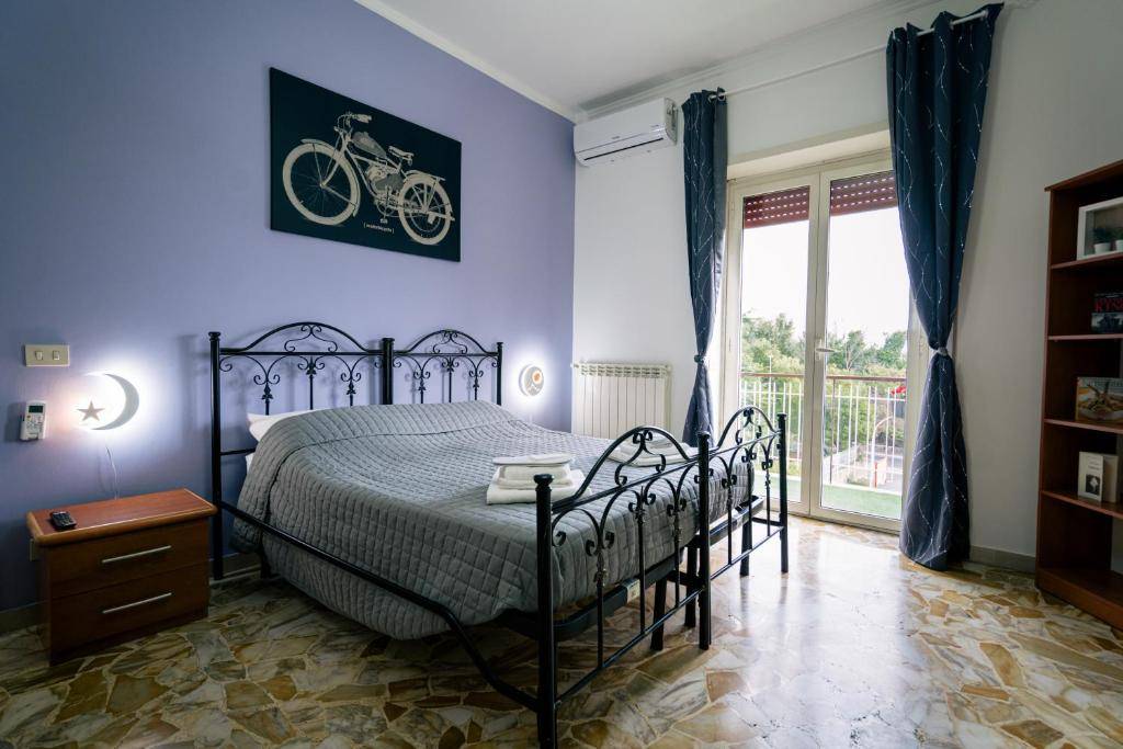 Suíte no Hospital Gemelli, em Roma (Foto: Reprodução/Booking.com)