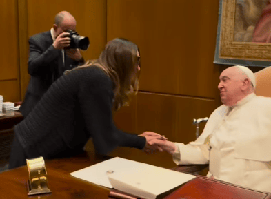 Primeira-dama Janja Lula se encontrou com o Papa Francisco na manhã desta quarta-feira (12/2) em Roma (Reprodução Instagram)