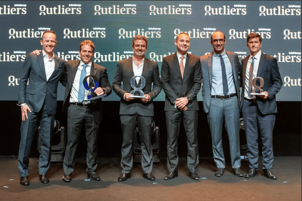 Entrega dos prêmios para os vencedores da categoria melhor FII de “Tijolo” da Premiação Outliers InfoMoney (Foto: divulgação)