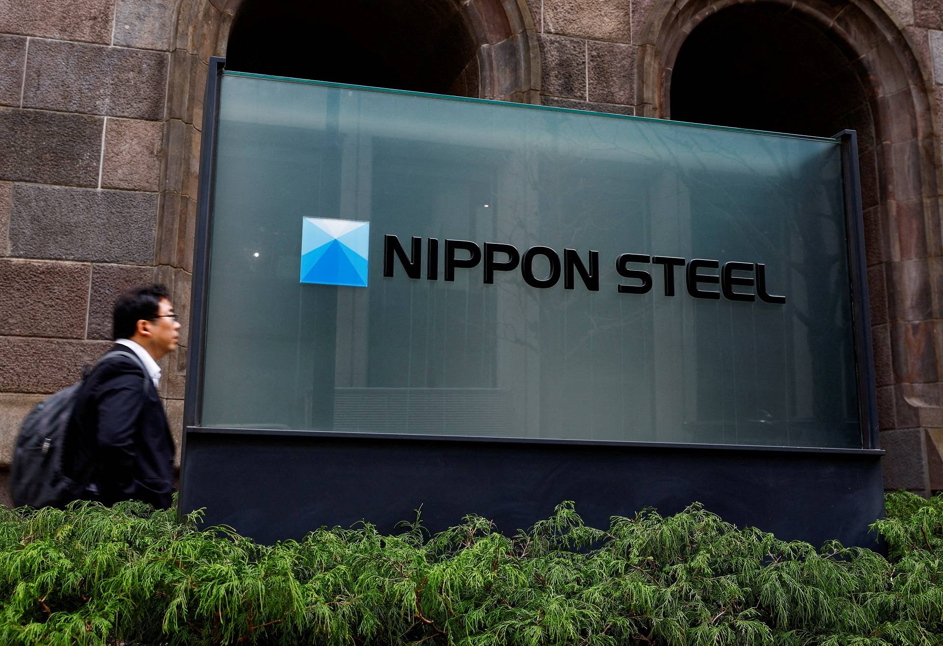 Logo da Nippon Steel na sede da empresa em Tóquio
01/04/2024 REUTERS/Issei Kato