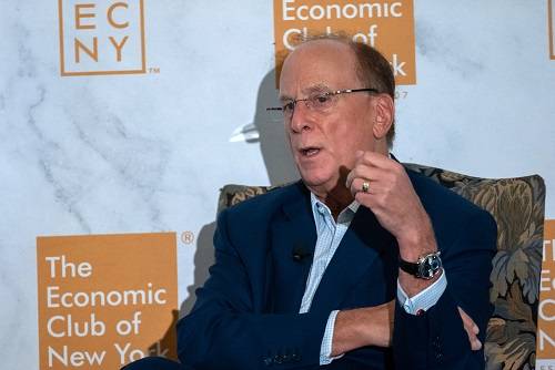 
Larry Fink fala no Economic Club de Nova York em 7 de abril.
Fotógrafo: Spencer Platt/Getty Images