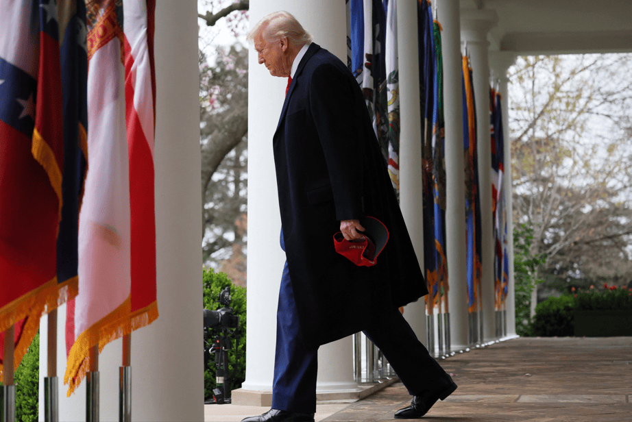Presidente dos EUA, Donald Trump, no Rose Garden da Casa Branca em Washington, D.C. 2/4/2025 REUTERS/Leah Millis

