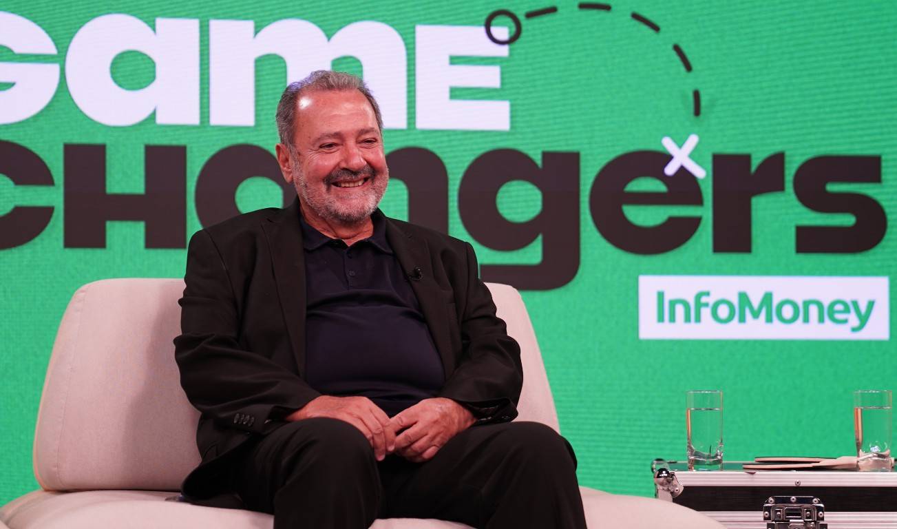Executivo de futebol, Fred Luz sorri durante participação no programa Game Changers