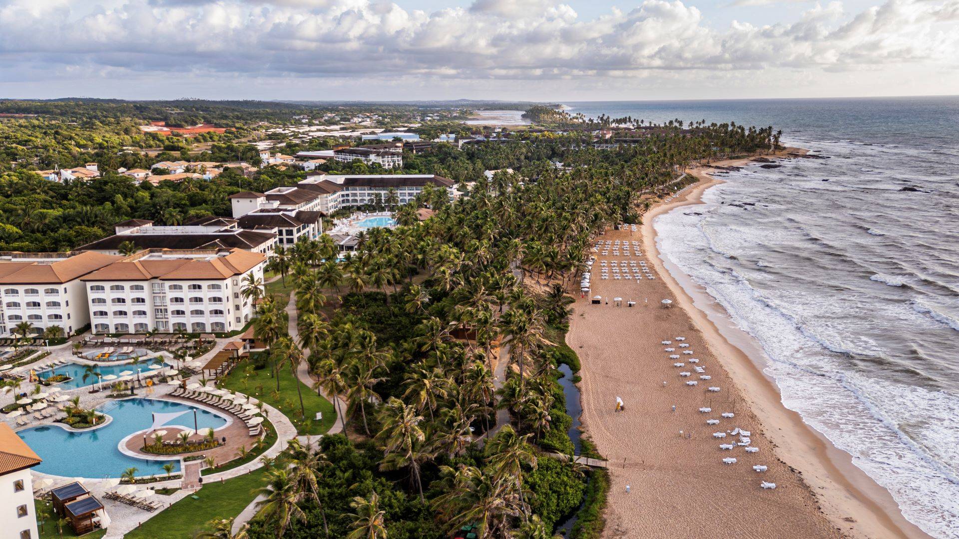 Vista aérea da Costa do Sauipe, na Bahia. (Foto: Divulgação/Aviva)