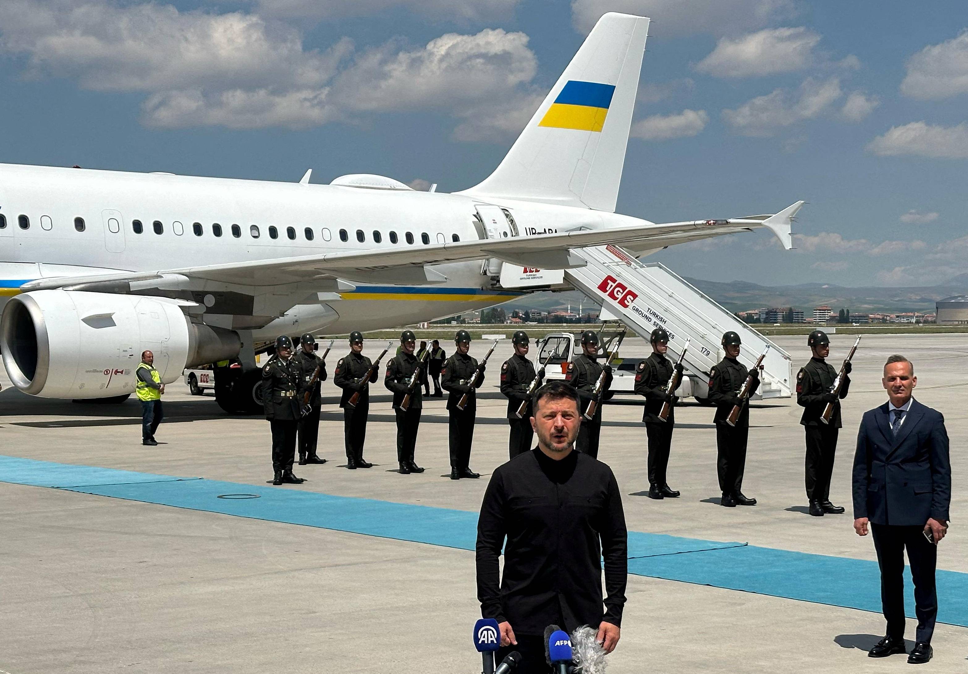 Volodymyr Zelenskiy em Ancara
 15/5/2025   REUTERS/Huseyin Hayatsever