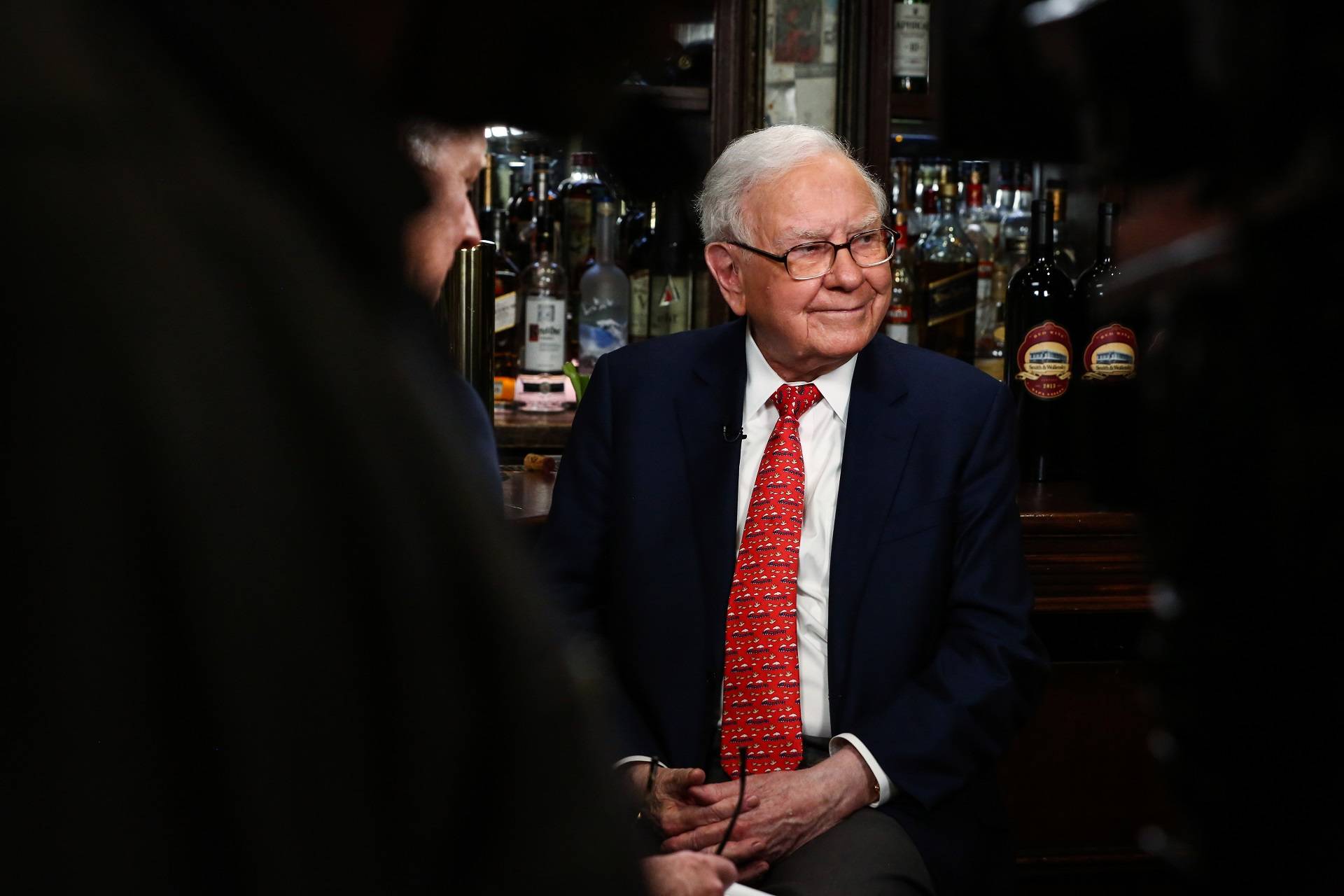 Warren Buffett, presidente e CEO da Berkshire Hathaway Inc., em uma entrevista à Bloomberg Television em Nova York, EUA, na quarta-feira, 30 de agosto de 2017
