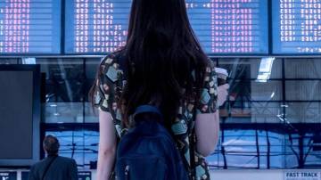 airport-2373727_1280