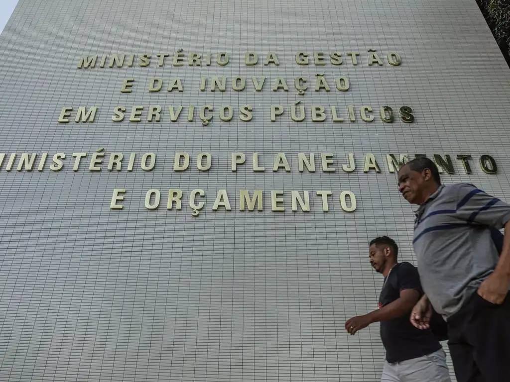 Fachada do prédio do Ministério do Planejamento e Orçamento e do Ministério da Gestão e da Inovação em Serviços Públicos — Foto: Rafa Neddermeyer / Agência Brasil