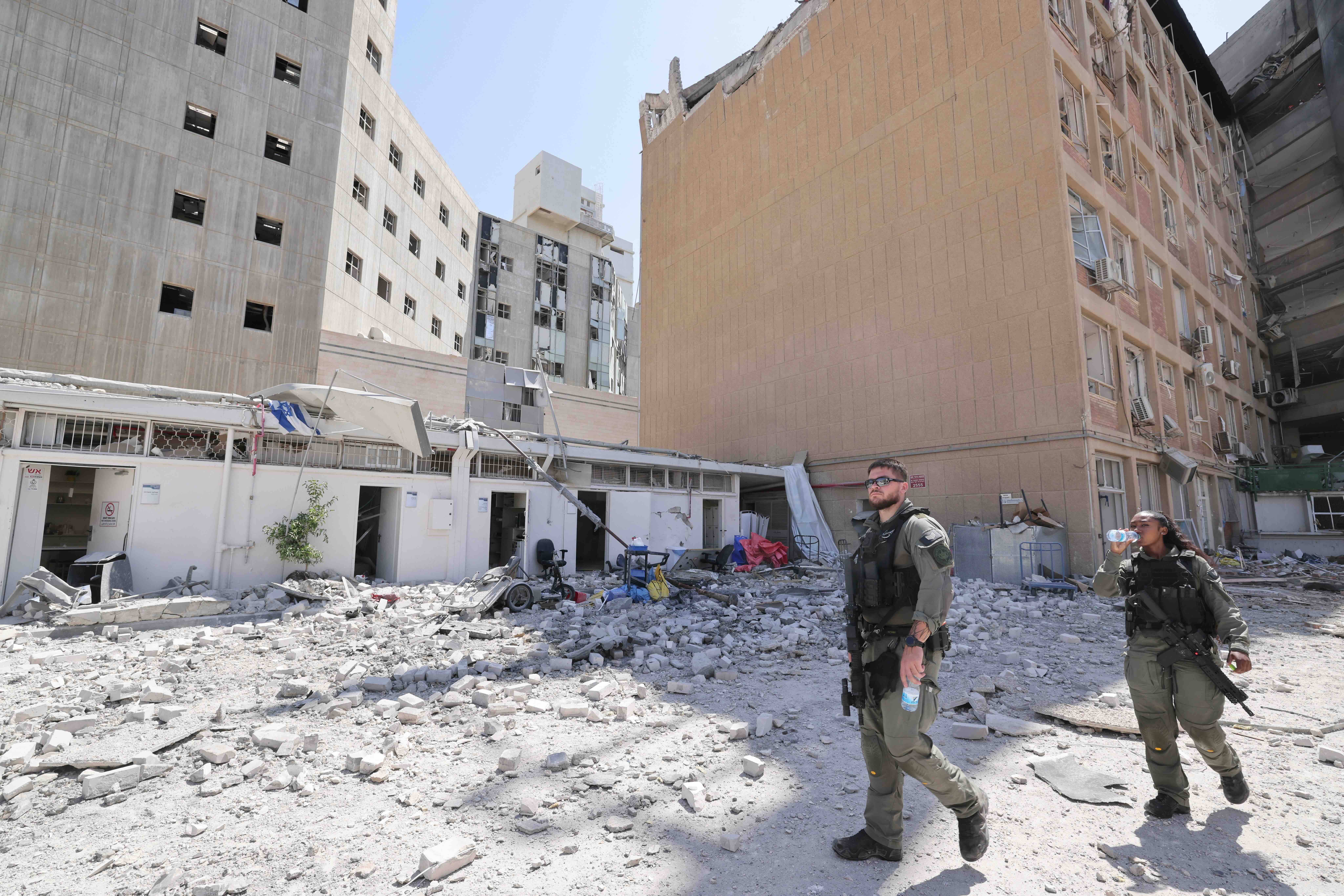 Hospital israelense atingido por míssel do Irã - Marc Israel Sellem/Pool via REUTERS