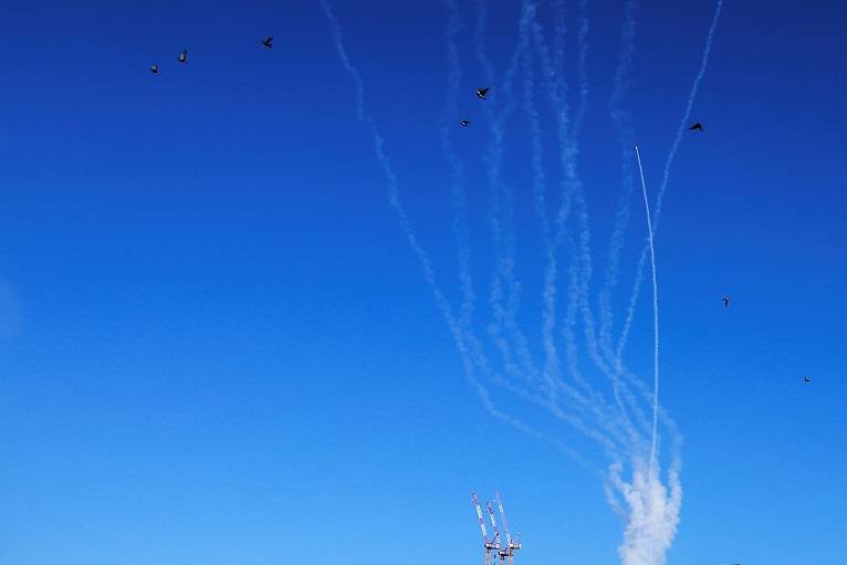 Mísseis lançados do Irã são interceptados em meio ao conflito entre Irã e Israel, vistos de Tel Aviv, Israel, em 22 de junho de 2025. REUTERS/Itay Cohen TPX IMAGENS DO DIA

