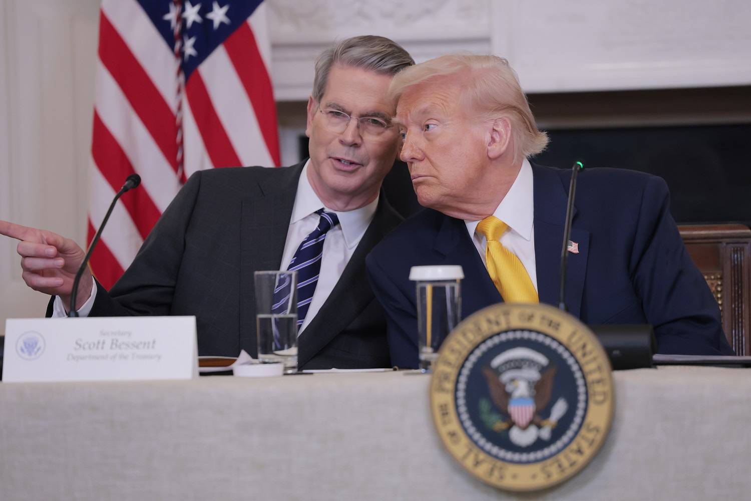 Secretário do Tesouro Scott Bessent e o presidente Donald Trump (Bloomberg)