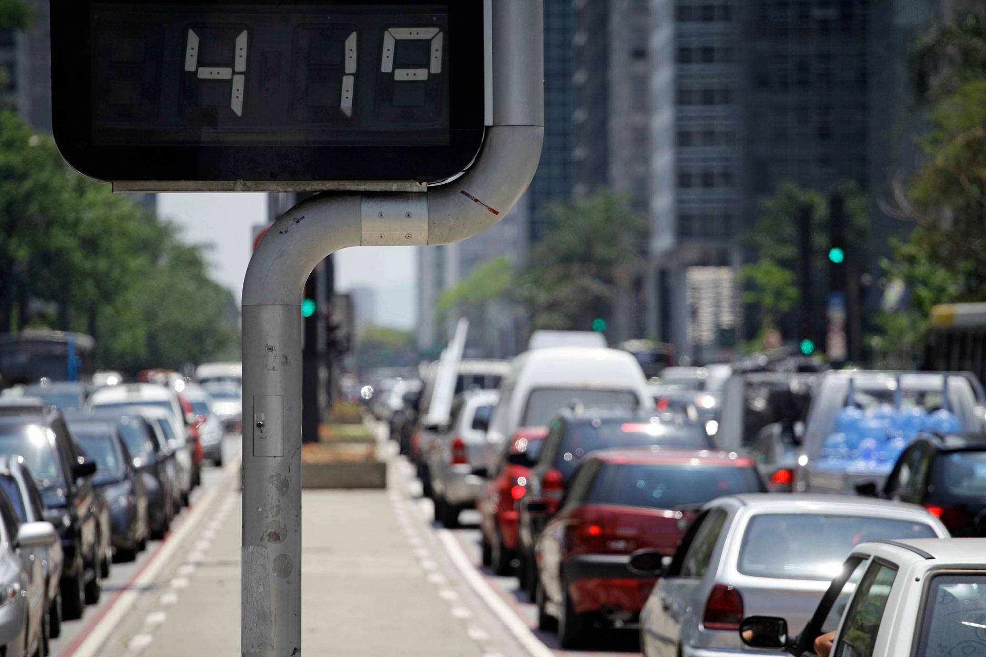 Calor no trânsito