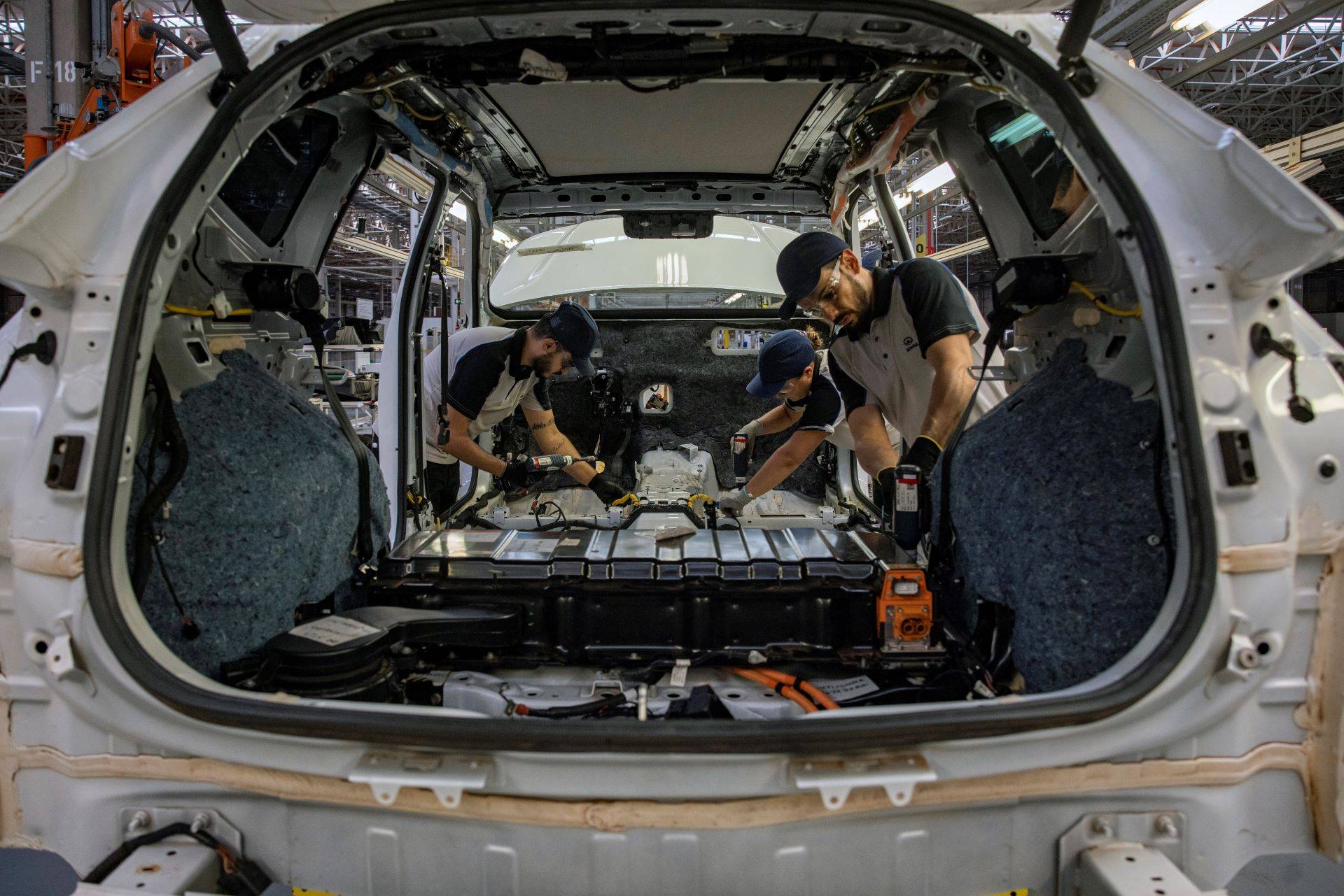 Trabalhadores em treinamento na nova fábrica de carros elétricos da Great Wall Motor em Iracemápolis, Brasil, 12 de março de 2025. A fábrica brasileira da Great Wall faz parte de uma campanha global da China para conquistar uma fatia significativa da indústria automobilística mundial, uma poderosa fonte de receitas, empregos e prestígio nacional. (Foto: Victor Moriyama/The New York Times).