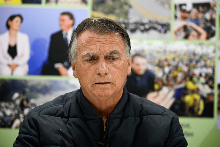 Ex-presidente Jair Bolsonaro durante entrevista exclusiva à Reuters em Brasília 18/07/2025 REUTERS/Mateus Bonomi

