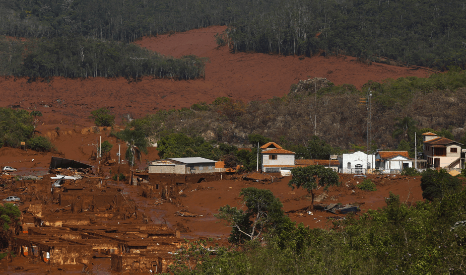 Danos causados pelo rompimento de barragem da Samarco em Mariana (MG)