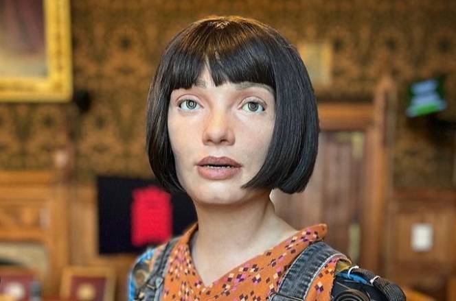 Ai-Da, robô humanoide movido por inteligência artificial (Foto: Reprodução/Instagram)