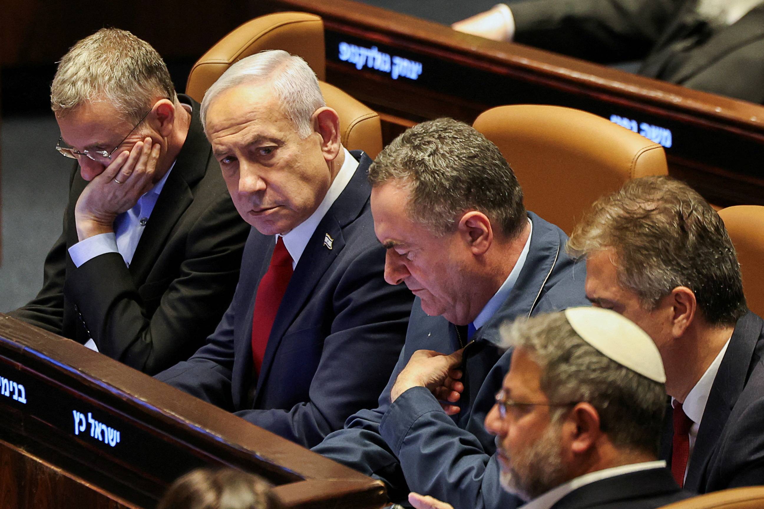 Primeiro-ministro de Israel, Benjamin Netanyahu, no plenário do Knesset, em Jerusalém
23/07/2025 REUTERS/Ronen Zvulun