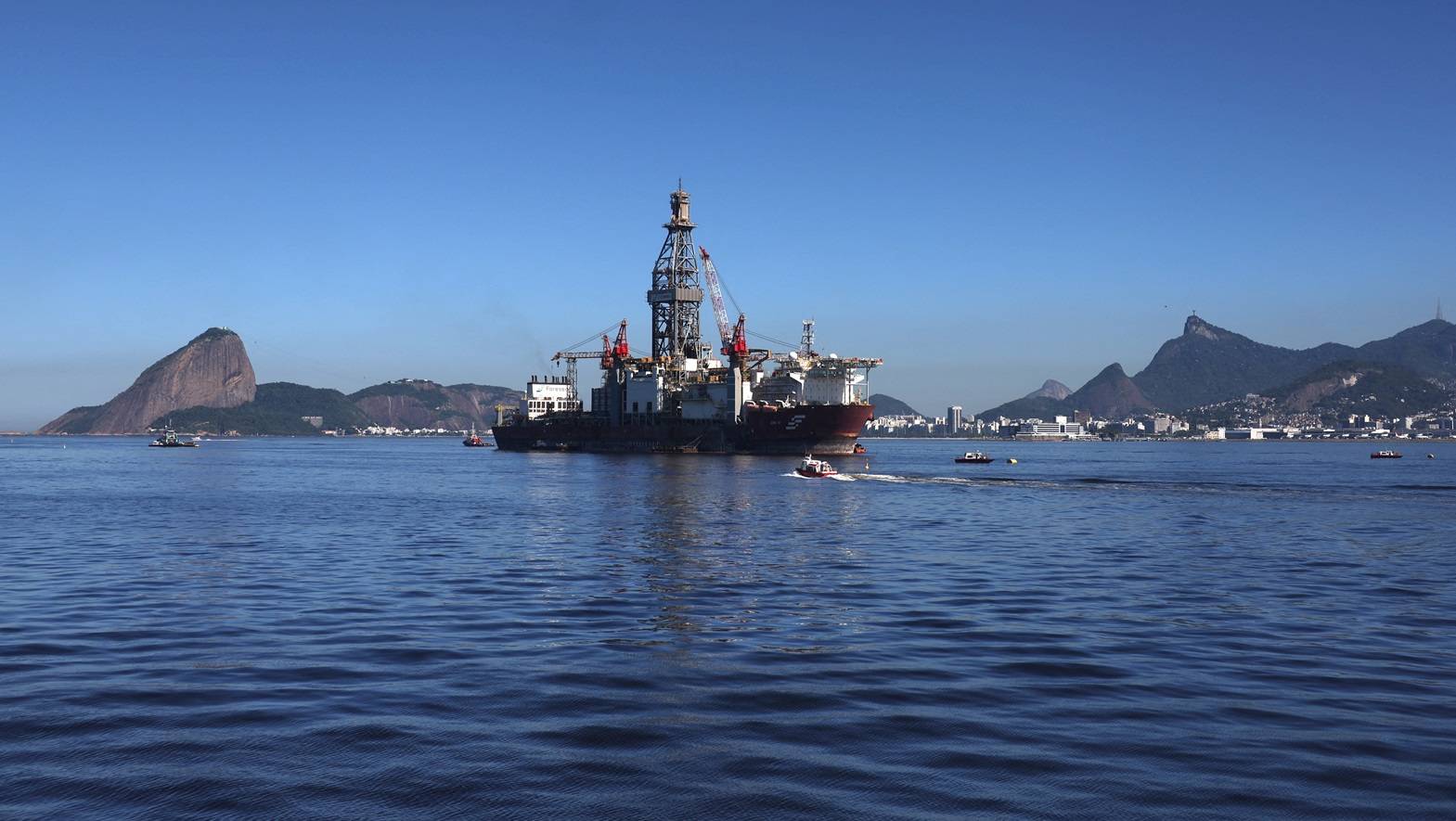 Navio-sonda a serviço da Petrobras, que pode ser enviada para perfuração na Bacia da Foz do Rio Amazonas, é visto na Baía de Guanabara, no Rio de Janeiro, Brasil
20/05/2025
REUTERS/Pilar Olivares