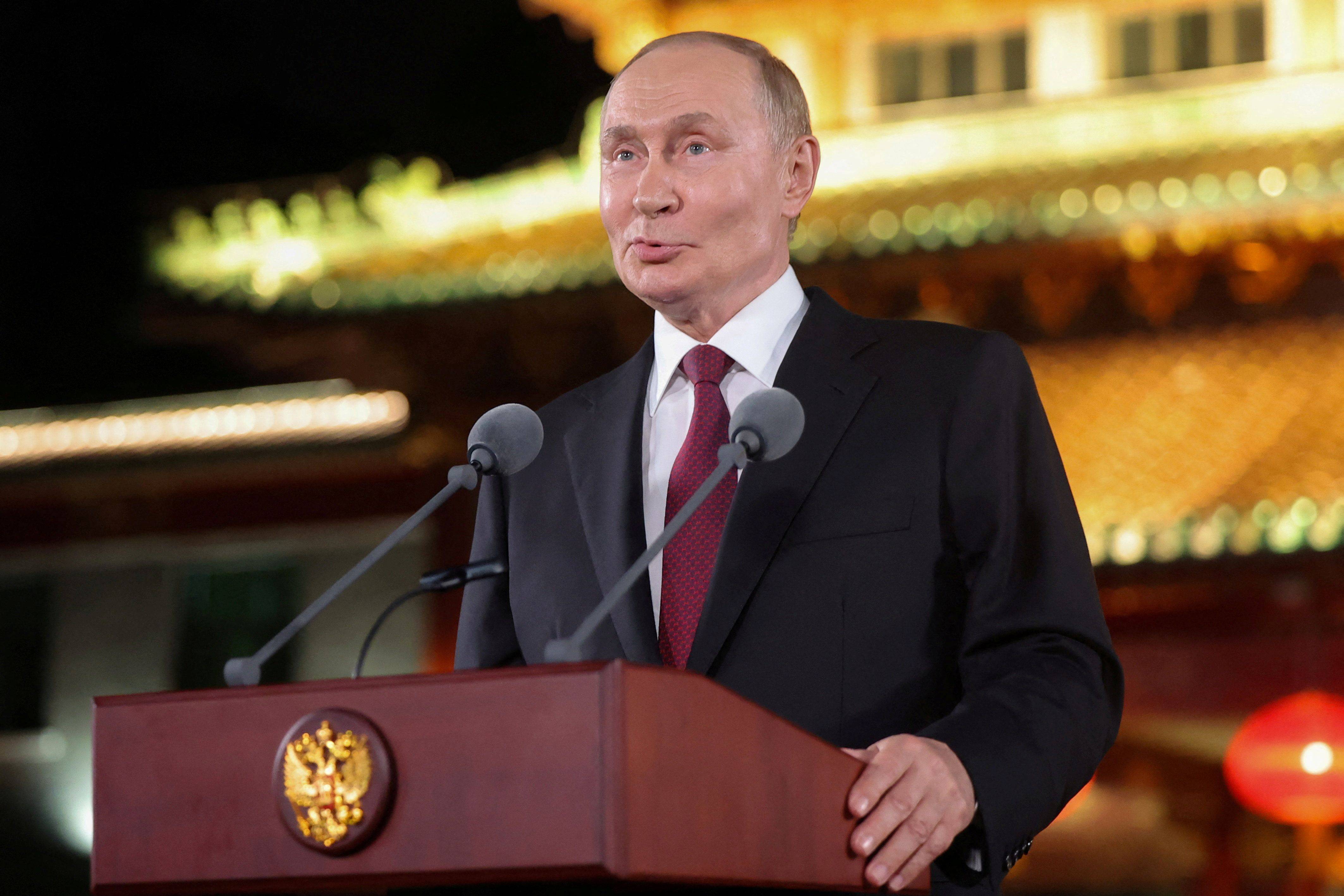 O presidente da Rússia, Vladimir Putin, fala durante uma coletiva de imprensa, ao fim de sua visita à China para a Cúpula da OCS em Tianjin e o desfile militar em comemoração ao 80º aniversário do fim da Segunda Guerra Mundial, em Pequim, China, 3 de setembro de 2025. REUTERS/Maxim Shemetov/Pool