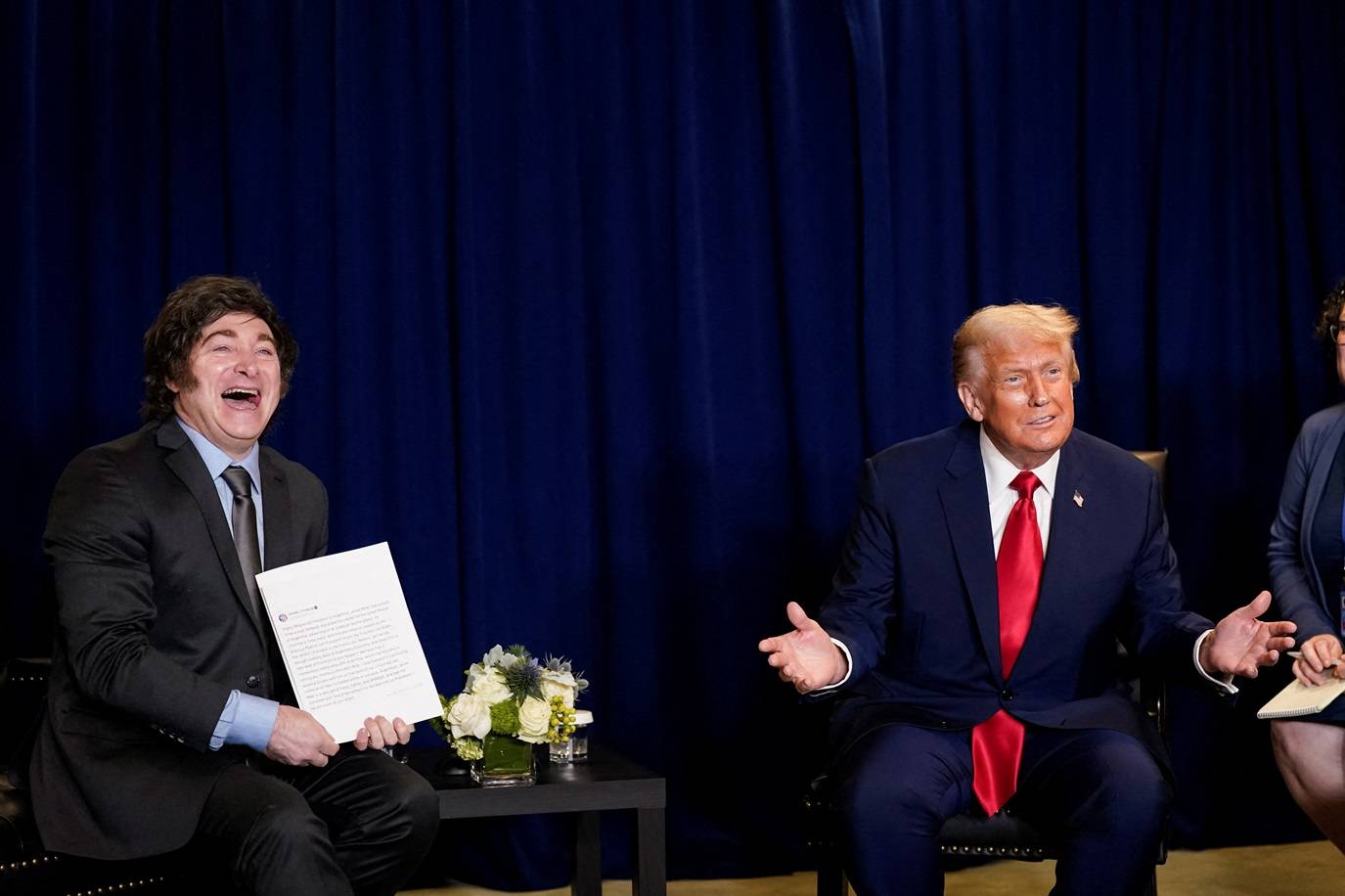 Presidente dos EUA, Donald Trump, e presidente da Argentina, Javier Milei, durante encontro na 80ª Assembleia Geral da ONU, em Nova York, em 23 de setembro de 2025. Foto: REUTERS/Al Drago