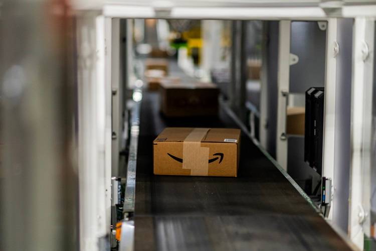 A instalação de Shreveport é um modelo para onde a Amazon quer chegar com sua automação (Emily Kask/The New York Times)