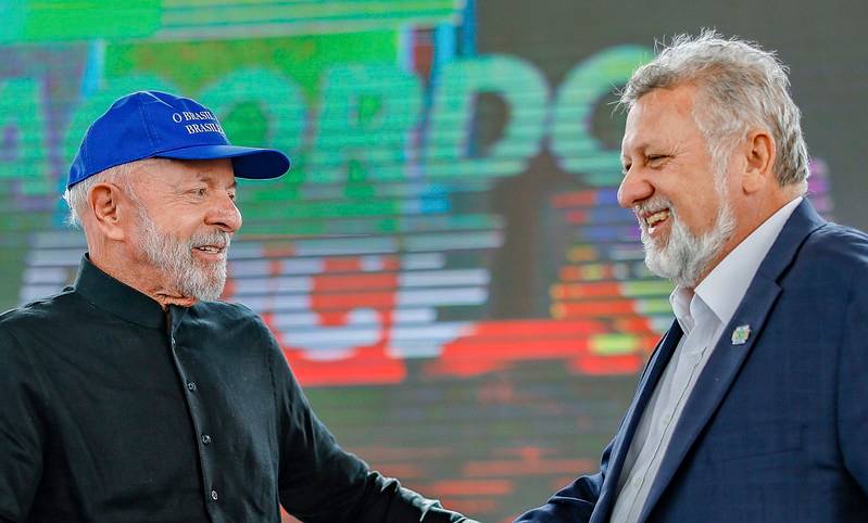 Lula e o presidente da Caixa Econômica Federa, Carlos Vieira | Foto: Ricardo Stuckert / PR
