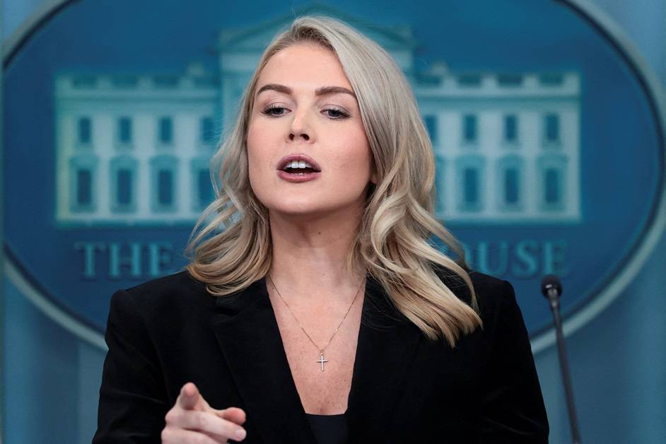 A porta-voz da Casa Branca, Karoline Leavitt, responde a perguntas de repórteres durante uma coletiva de imprensa na Casa Branca, em Washington, D.C., EUA, 20 de novembro de 2025. REUTERS/Evelyn Hockstein