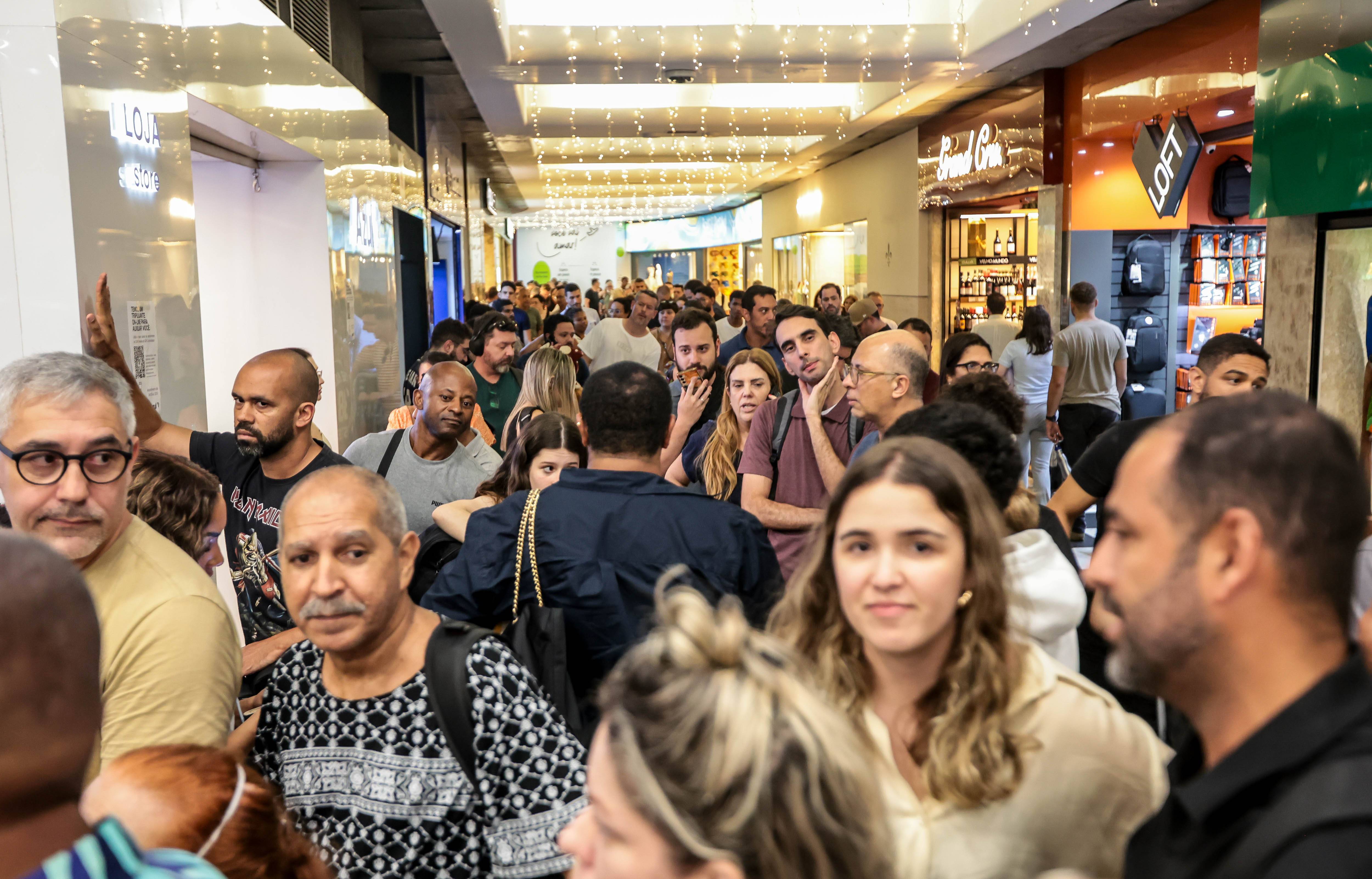 Aeroporto de Congonhas lotado devido a cancelamento de voos -  10/12/2025 (Foto Paulo Pinto/Agencia Brasil)