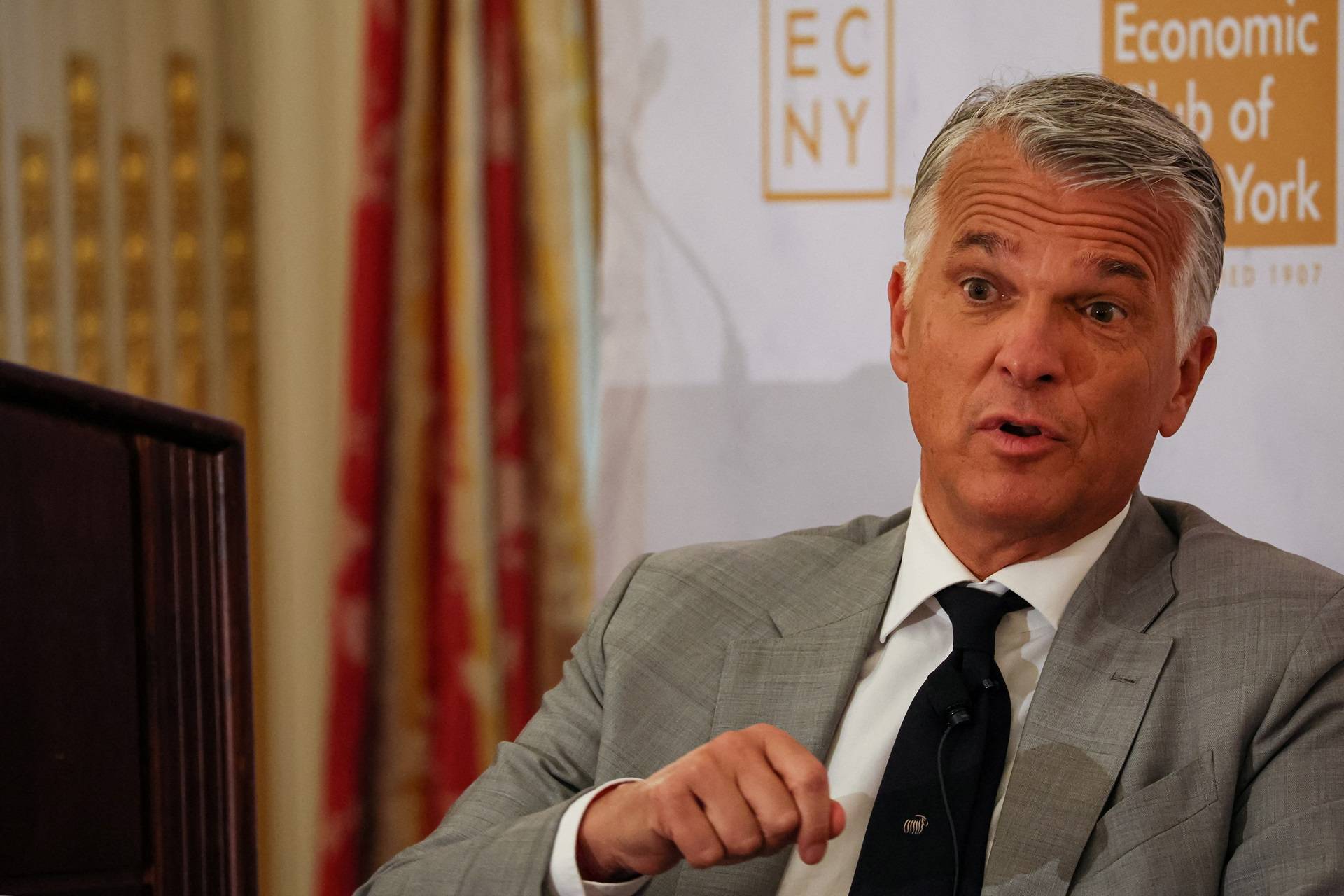 O CEO do UBS, Sergio Ermotti, discursa no Economic Club de Nova York, na cidade de Nova York, EUA, em 14 de setembro de 2023. REUTERS/Brendan McDermid