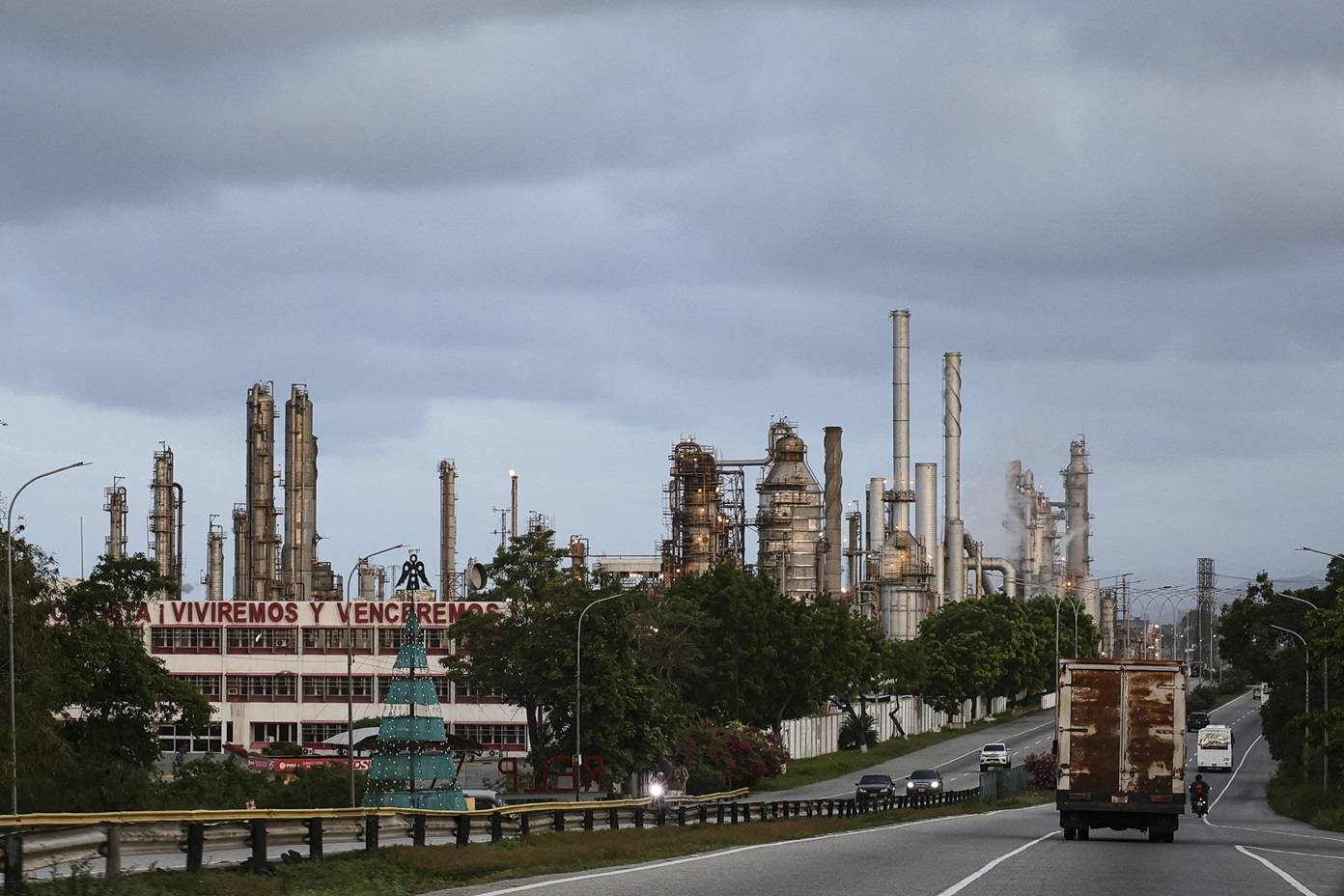 A refinaria El Palito em Puerto Cabello, Venezuela. Fotógrafo: Jesus Vargas/Getty Images South America

