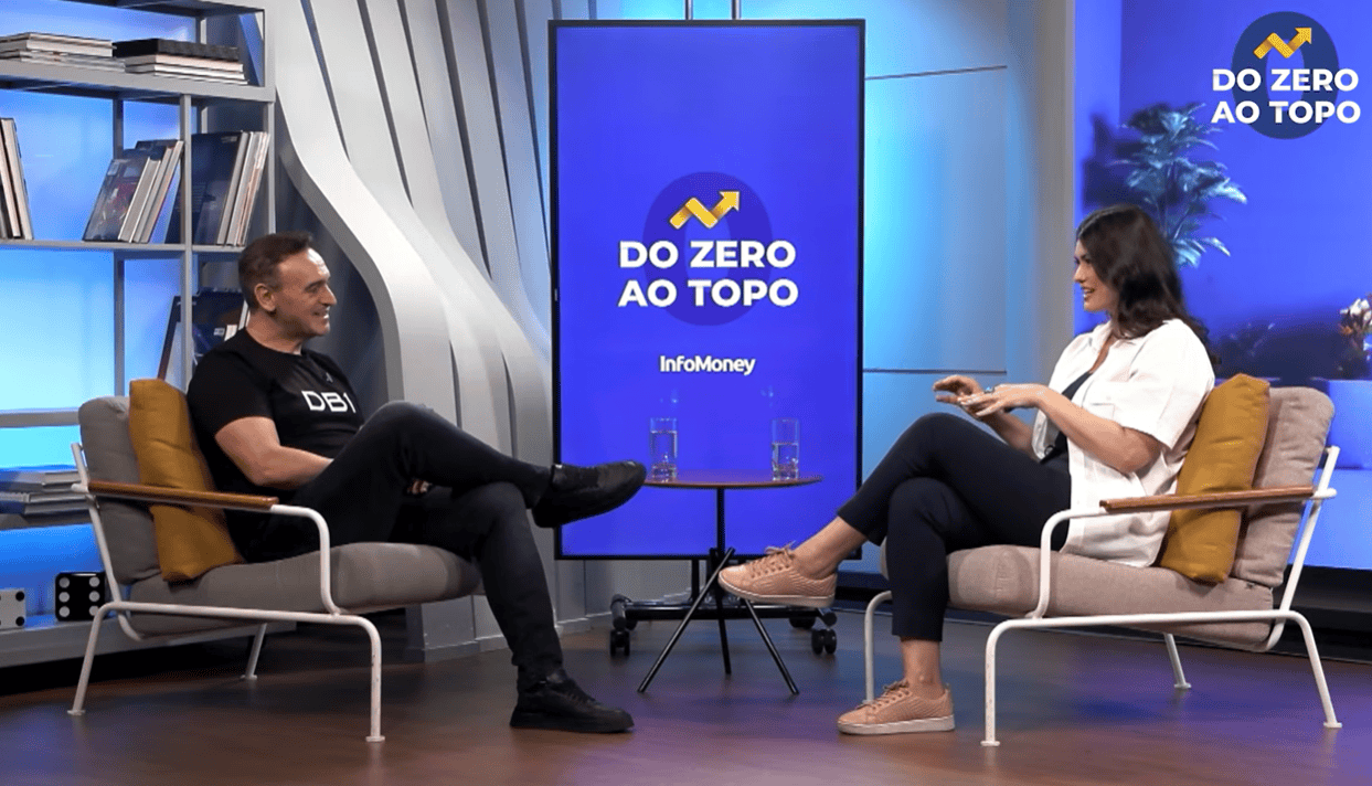 Ilson Rezende, cofundador e CEO do DB1 Group, concede entrevista para o podcast Do Zero ao Topo (Foto: Reprodução)