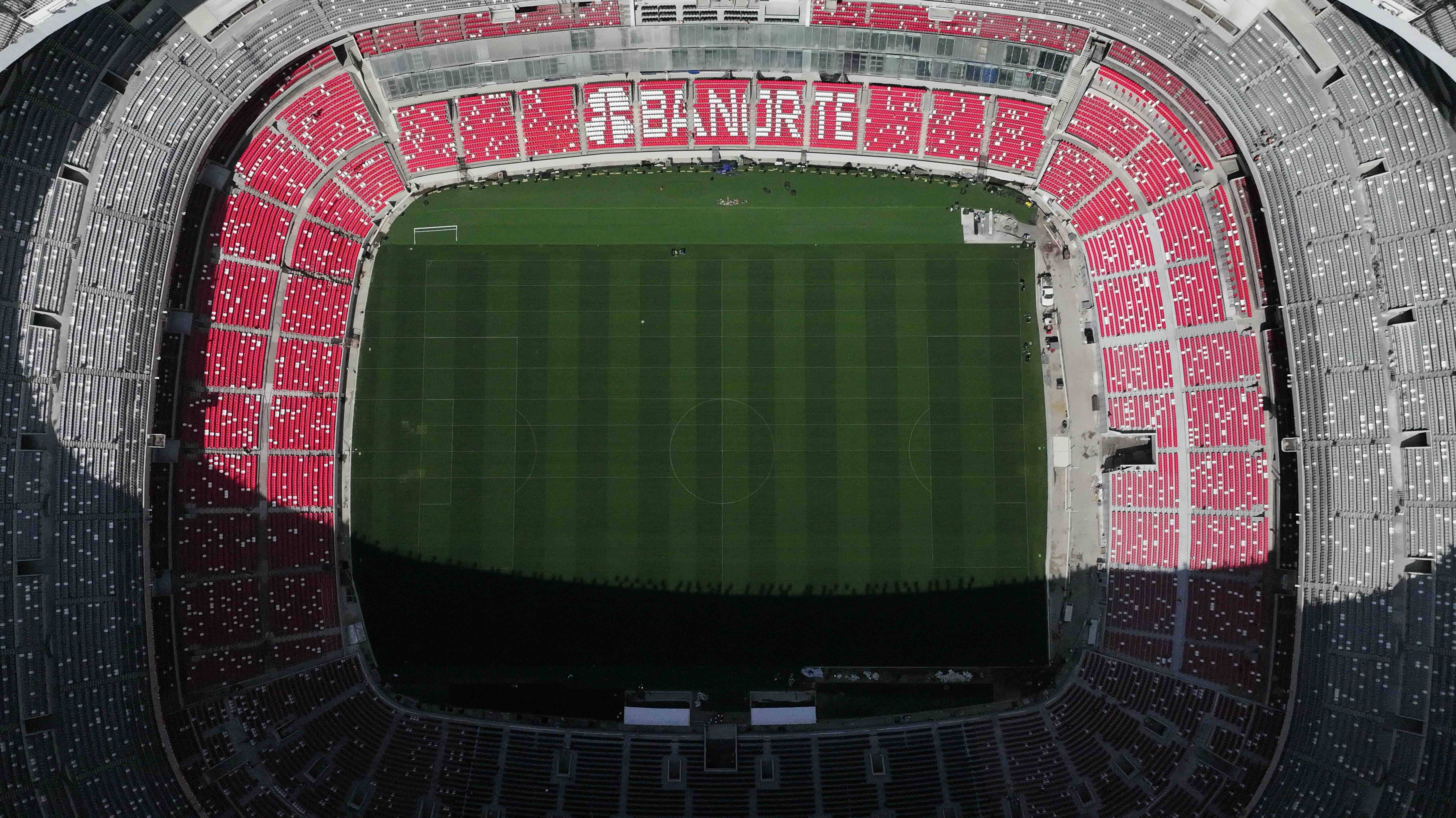 Vista aérea do Estádio Azteca, oficialmente renomeado Estádio Banorte, durante as obras de reforma para a Copa do Mundo da FIFA de 2026, sediada em conjunto pelos Estados Unidos, Canadá e México, na Cidade do México, México, em 26 de março de 2026. REUTERS/Diego Delgado