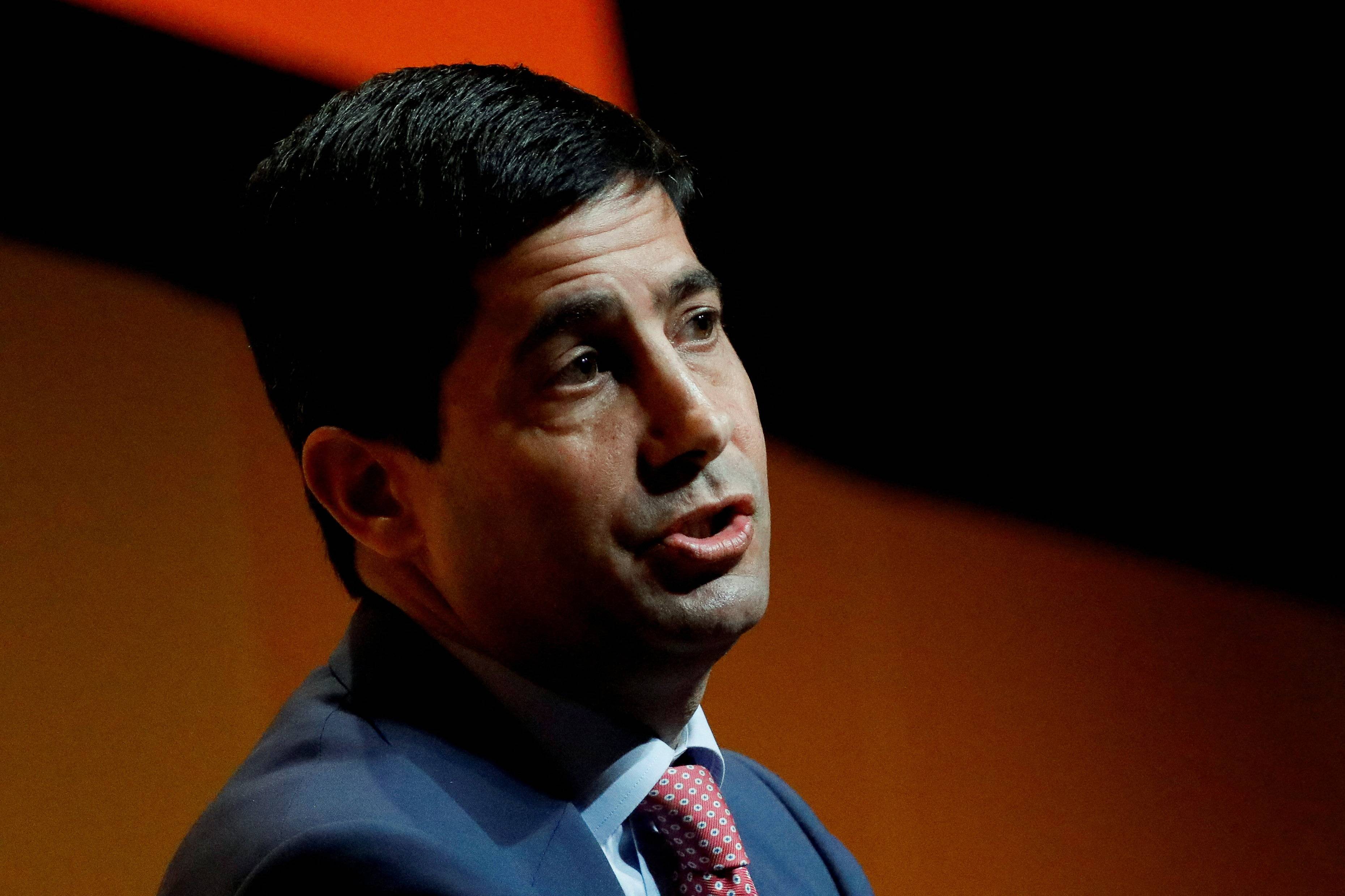 Kevin Warsh discursa durante conferência em Nova York
8 de maio de 2017 REUTERS/Brendan Mcdermid