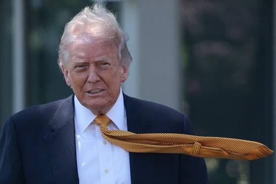 12 de maio de 2026 - Presidente Donald Trump embarca rumo à China. Foto: REUTERS/Evelyn Hockstein
