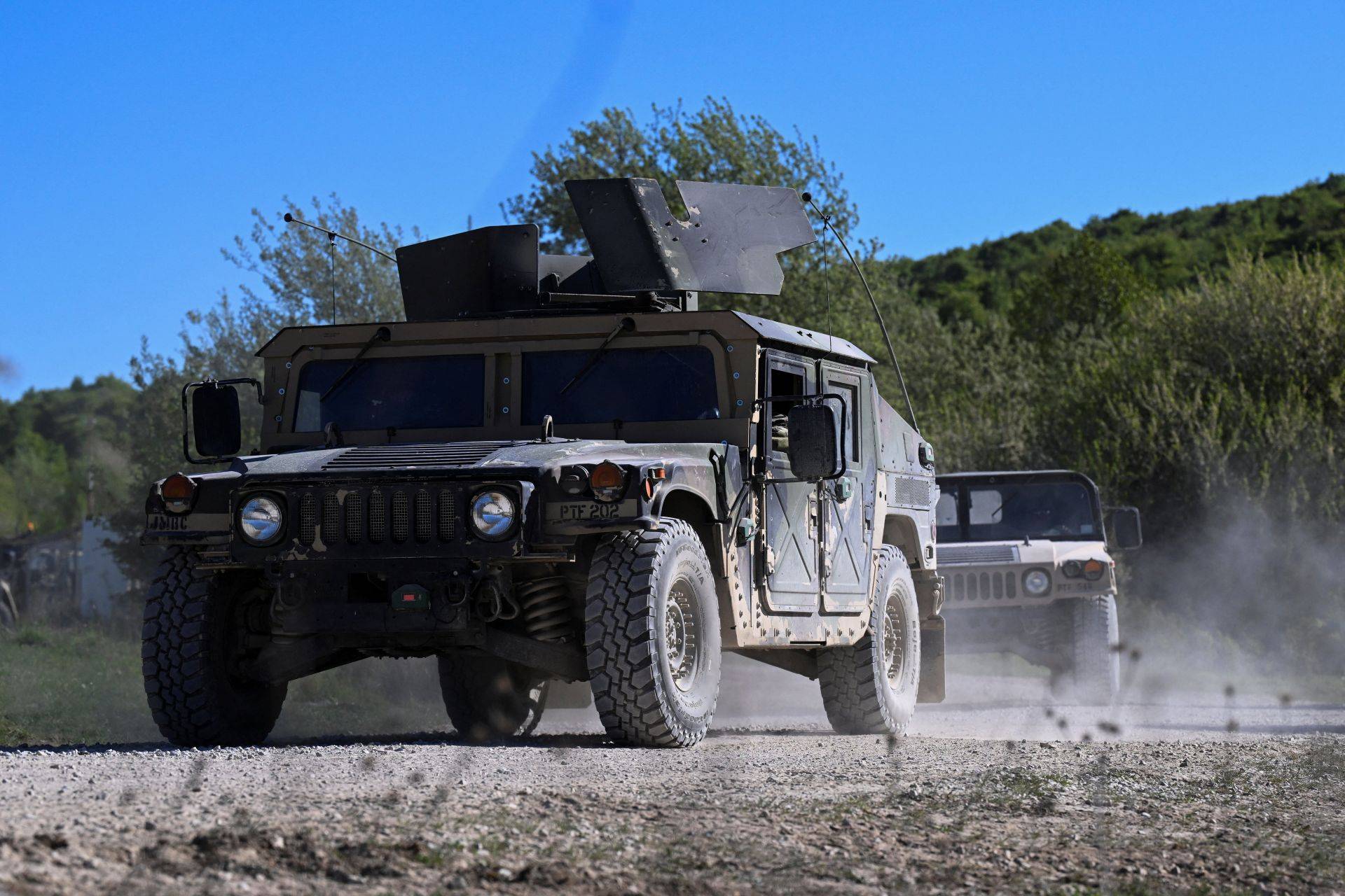 Veículos militares  durante o exercício Combined Resolve do Exército dos EUA nas instalações de treinamento no sul da Alemanha em Hohenfels - 30/04/2026 (Foto:  REUTERS/Angelika Warmuth)