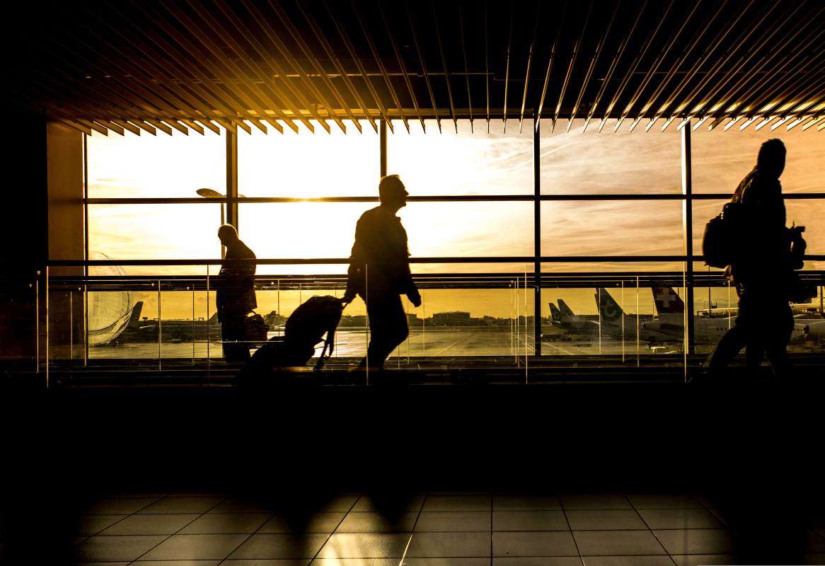 Executivo a caminho de curso no exterior