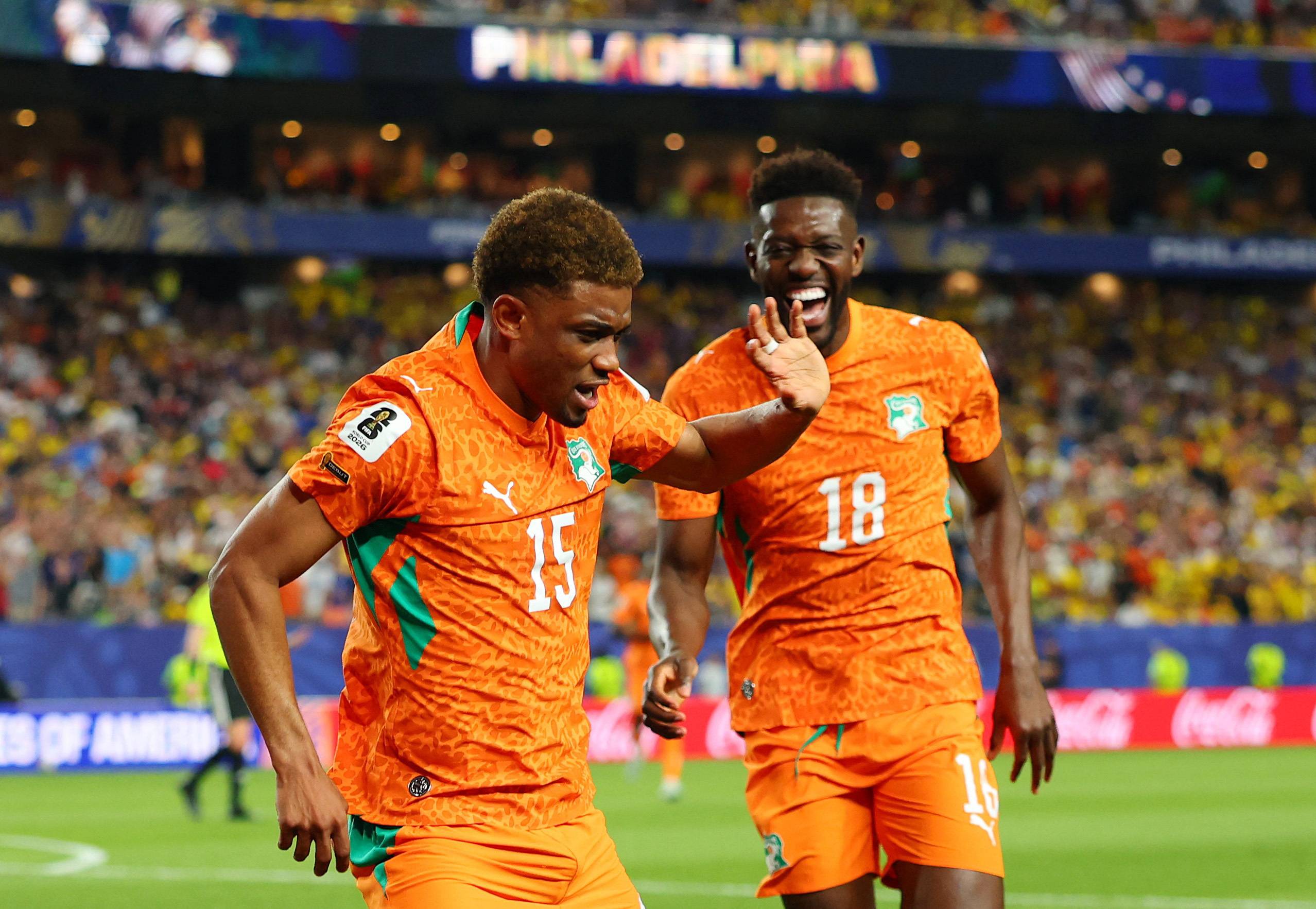 Copa do Mundo da FIFA 2026 - Grupo E - Costa do Marfim x Equador - Estádio da Filadélfia, Filadélfia, Pensilvânia, EUA - 14 de junho de 2026. Amad Diallo, da Costa do Marfim, comemora com Ibrahim Sangaré após marcar o primeiro gol da equipe. REUTERS/Mike Segar