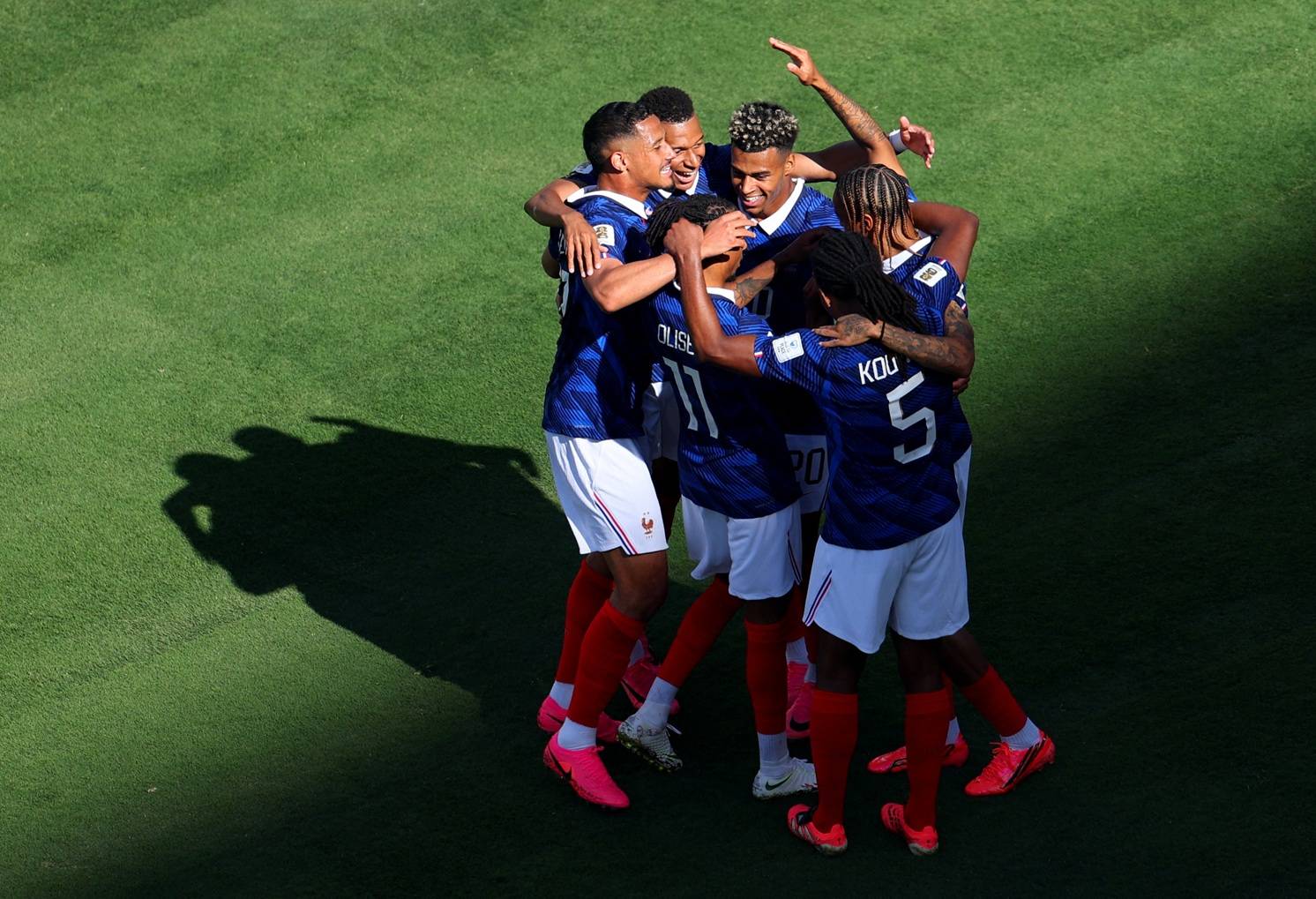 16 de junho de 2026 - Franceses celebram gol de Bradley Barcola em jogo contra o Senegal. Foto: REUTERS/Mike Segar