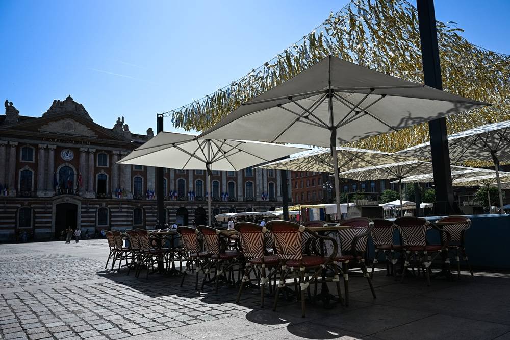 Terraço de restaurante vazio durante a onda de calor em Toulouse, em 24 de junho.
Fotógrafo: Matthieu Rondel/Bloomberg