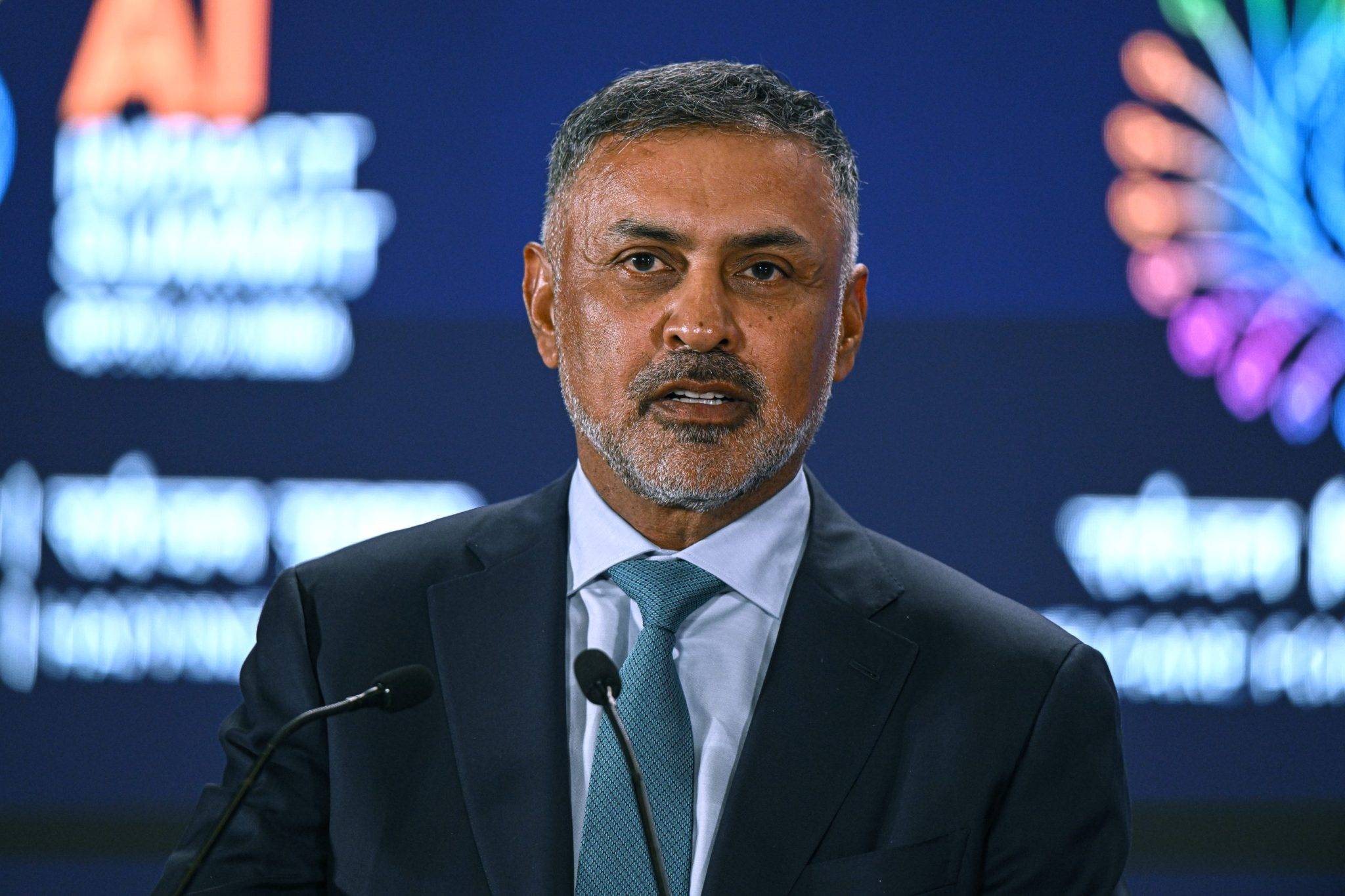 O CEO da Palo Alto Networks, Nikesh Arora, alerta que 90% dos funcionários não dominam IA — e isso pode definir o destino de suas carreiras. Bloomberg / Contributor / Getty Images
